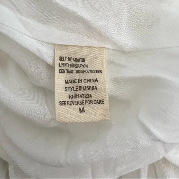 Quiet Storm Textured Print Lace Tie Back Romper White Size M NEW - Picture 8 of 11